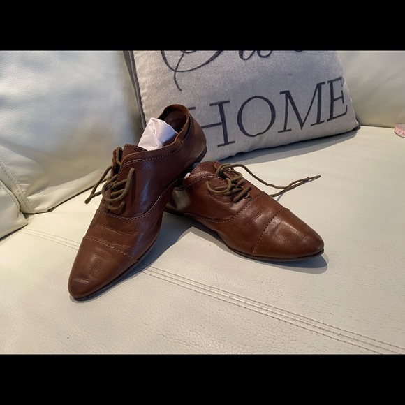 FRYE shoes flats brown size 6.5 - Picture 3 of 8